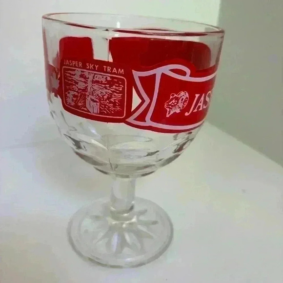 Vintage souvenir goblet from Jasper Park, Alberta with mint graphics - Picture 3 of 4